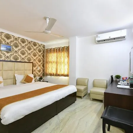 Hotel The First By Goyal Hoteliers